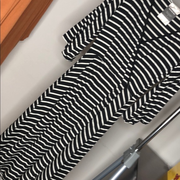 Black & white stripe dress - Picture 9 of 10